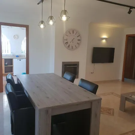 Villa Vicente 61 *